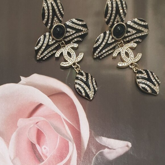 Clover Gold CC Dangle Black White Earrings Charm Women Fashion Formal Jewelry - Picture 5 of 6